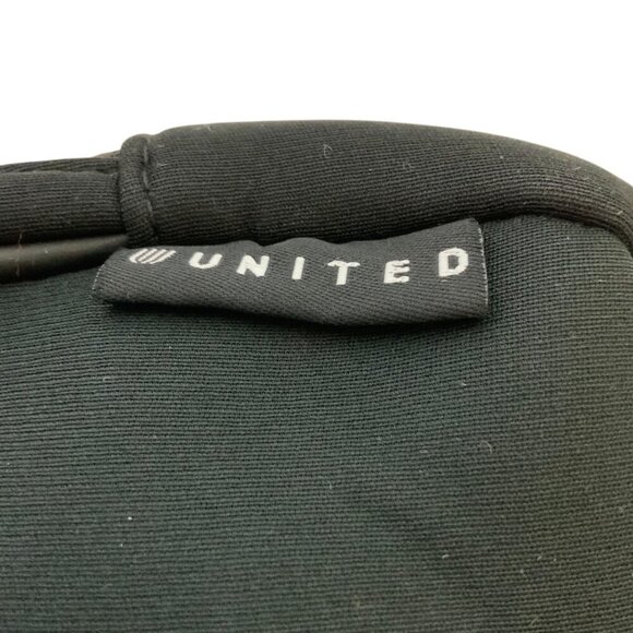 United Airlines Amenity Kit Travel Accessories Set With Black Zip Pouch for CDs - Picture 4 of 4